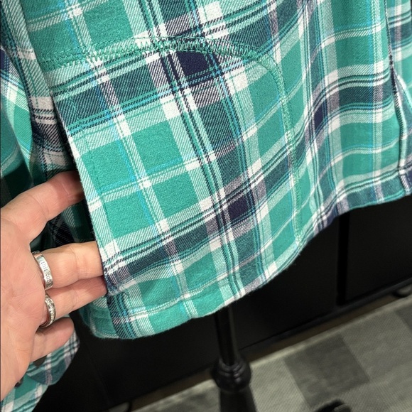 GARAGE Fleece Lined,plaid flannel shacket/top, hip pockets,snap up, heavy,warm - Picture 2 of 11